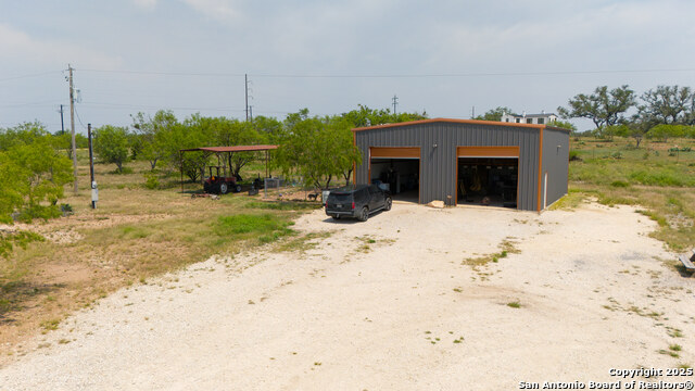 Listing photo id 7 for 797 Ranch Rd 187 S