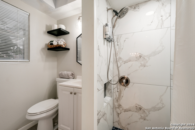 Image 21 of 28 For 127 Silver Sands Dr E 127