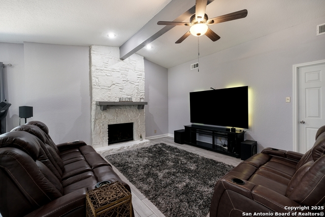 Image 11 of 32 For 11943 Dawnhaven St