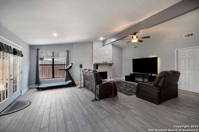 Image 13 of 32 For 11943 Dawnhaven St