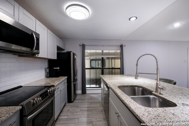 Image 15 of 32 For 11943 Dawnhaven St