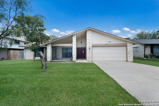 Image 2 of 32 For 11943 Dawnhaven St