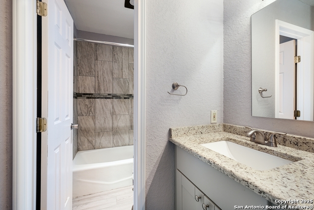 Image 23 of 32 For 11943 Dawnhaven St