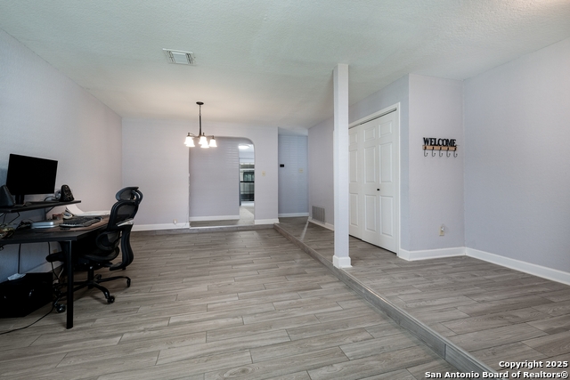 Image 8 of 32 For 11943 Dawnhaven St