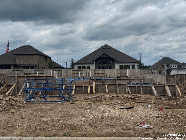 Image 6 of 37 For 12579 Carrick Dr