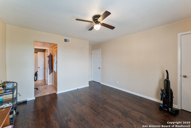 Image 7 of 12 For 6611 Southpoint St  B124