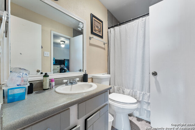 Image 9 of 12 For 6611 Southpoint St  B124