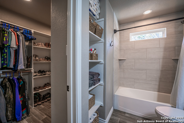 Image 10 of 21 For 1302 Cedar Grove