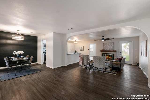 Listing photo id 8 for 9723 Five Forks St