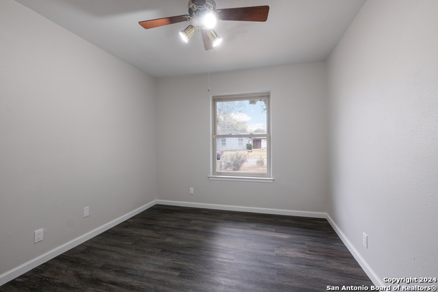 Listing photo id 21 for 9723 Five Forks St