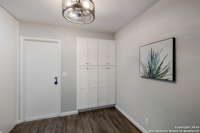 Listing photo id 22 for 9723 Five Forks St