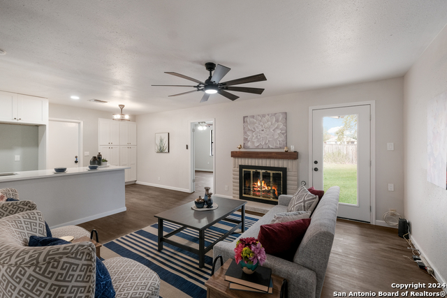 Listing photo id 1 for 9723 Five Forks St