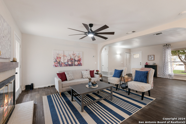 Listing photo id 3 for 9723 Five Forks St