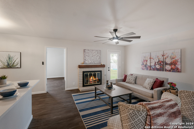 Listing photo id 6 for 9723 Five Forks St