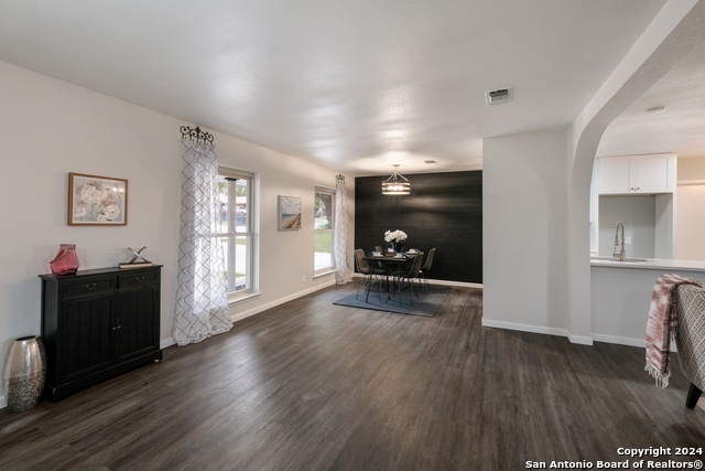 Listing photo id 7 for 9723 Five Forks St