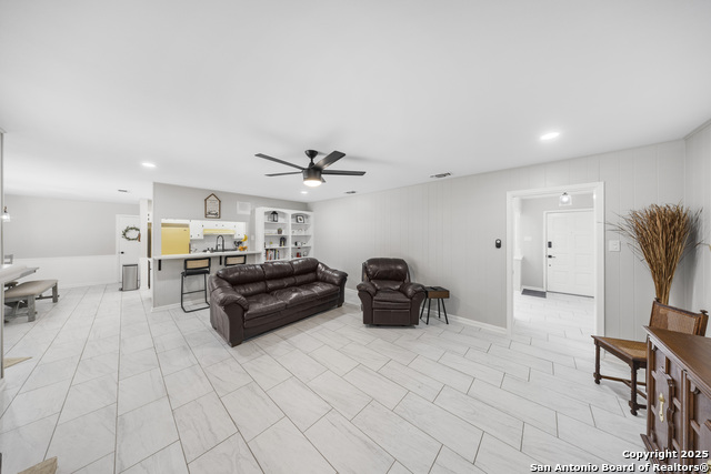 Listing photo id 12 for 538 Candleglo