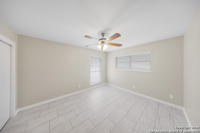 Listing photo id 13 for 538 Candleglo