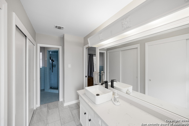 Listing photo id 22 for 538 Candleglo