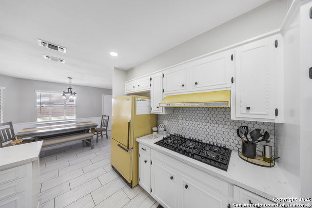 Listing photo id 6 for 538 Candleglo