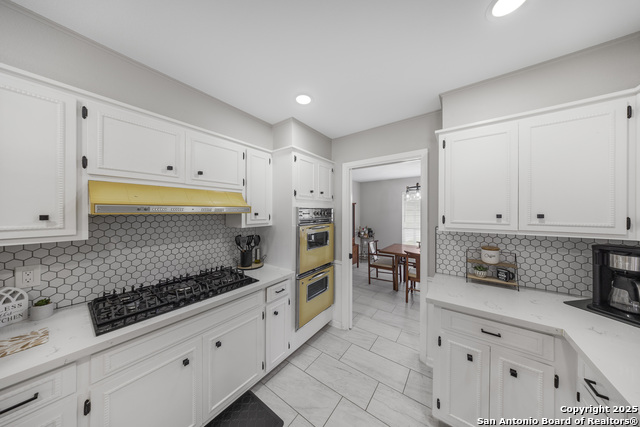 Listing photo id 7 for 538 Candleglo