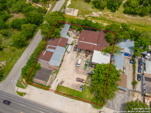 Listing photo id 0 for 5042 Callaghan