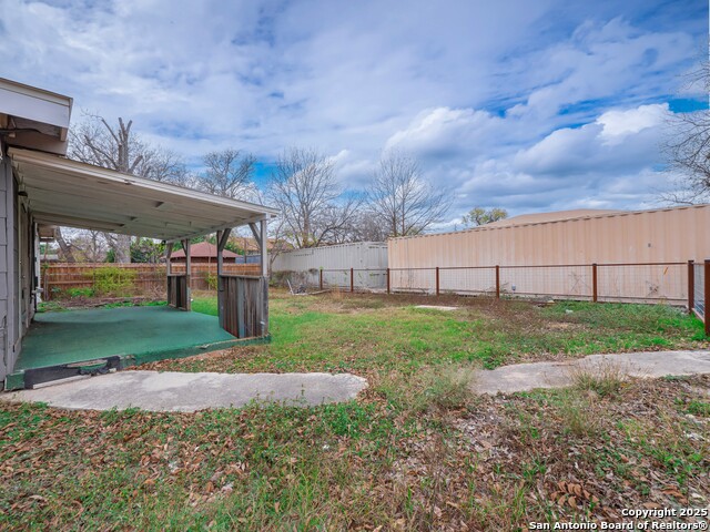 Listing photo id 18 for 271 Middlebury Dr