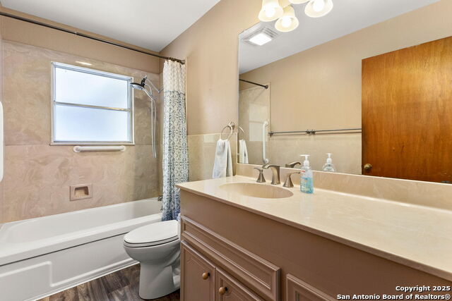 Image 13 of 28 For 571 Houston  