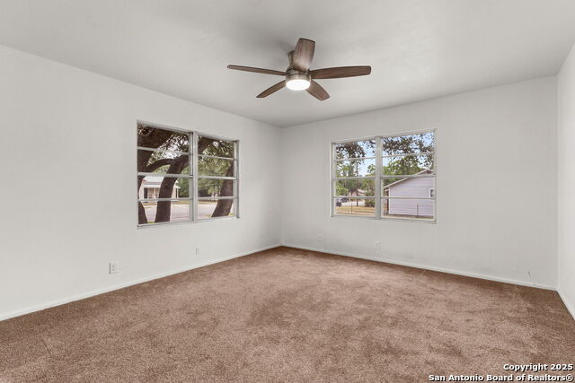 Image 16 of 28 For 571 Houston  