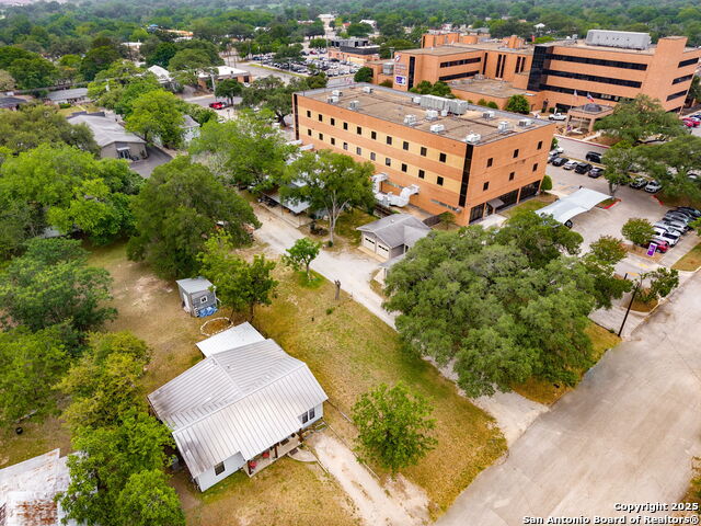 Image 2 of 28 For 571 Houston  