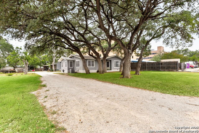 Image 8 of 28 For 571 Houston  