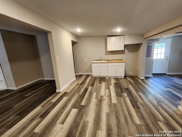 Listing photo id 12 for 2506 Greencrest
