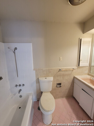 Listing photo id 4 for 2506 Greencrest