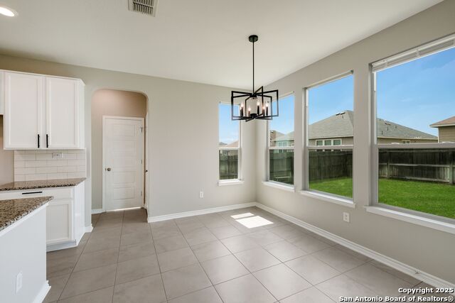 Listing photo id 8 for 9437 Copperway