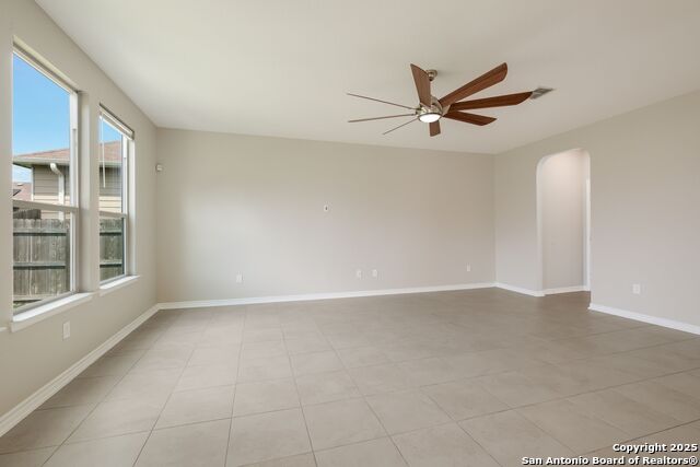 Listing photo id 10 for 9437 Copperway