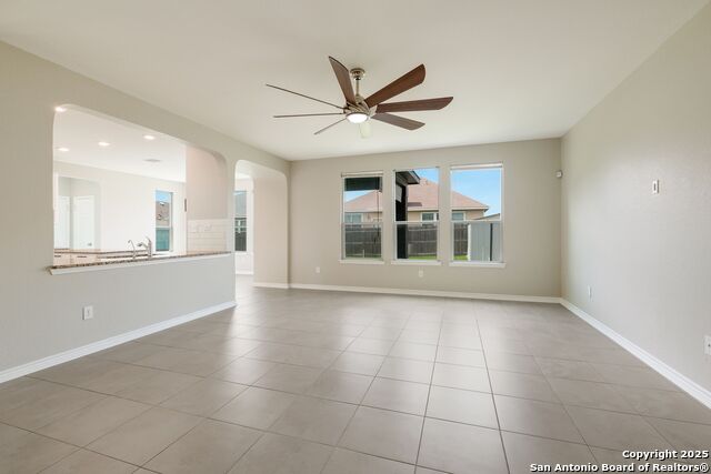 Listing photo id 11 for 9437 Copperway