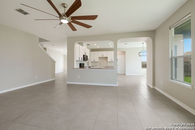 Listing photo id 12 for 9437 Copperway