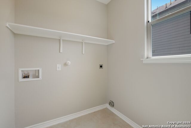 Listing photo id 16 for 9437 Copperway