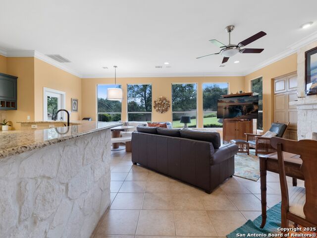 Listing photo id 11 for 1 Caleb Circle