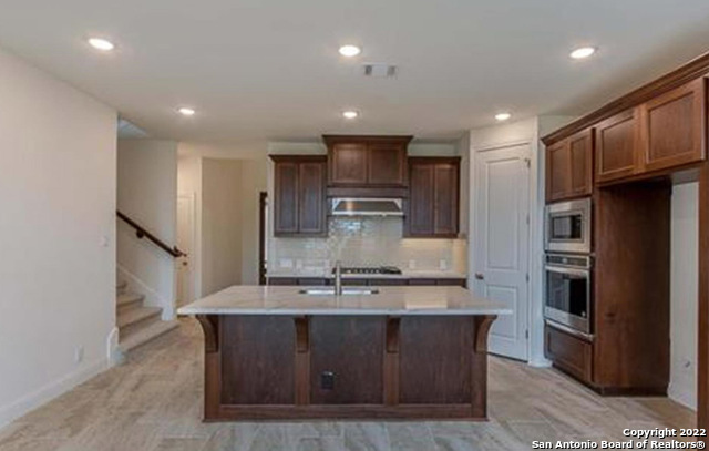 Image 2 of 14 For 1422 Oaklawn Dr