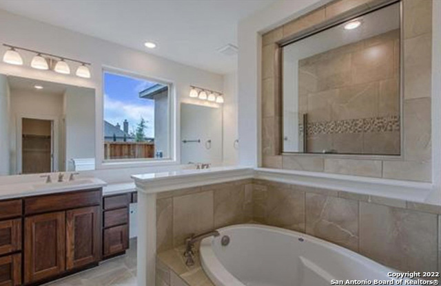 Image 9 of 14 For 1422 Oaklawn Dr