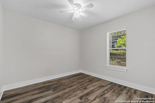 Listing photo id 13 for 129 Odell
