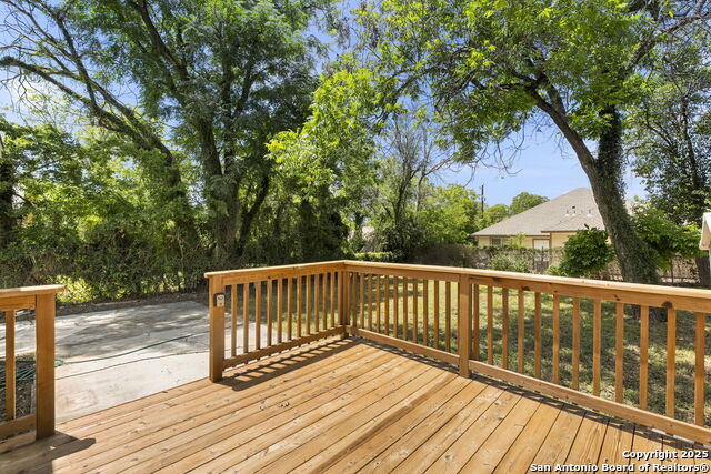 Listing photo id 17 for 129 Odell