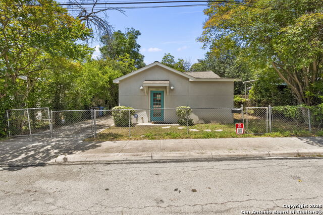 Listing photo id 0 for 129 Odell