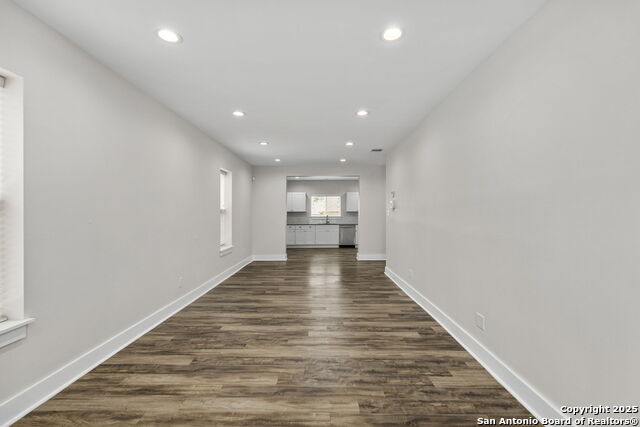 Listing photo id 2 for 129 Odell