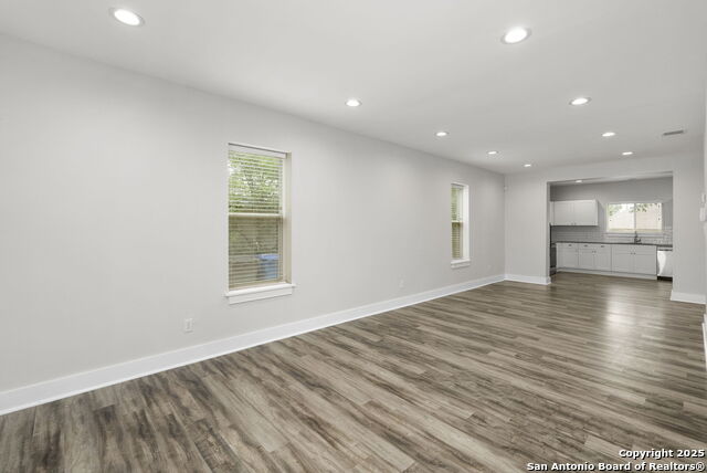 Listing photo id 3 for 129 Odell