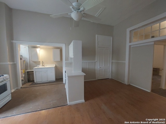 Image 3 of 8 For 822 Carson  1