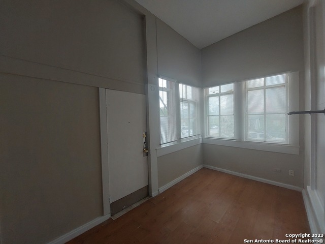 Image 8 of 8 For 822 Carson  1