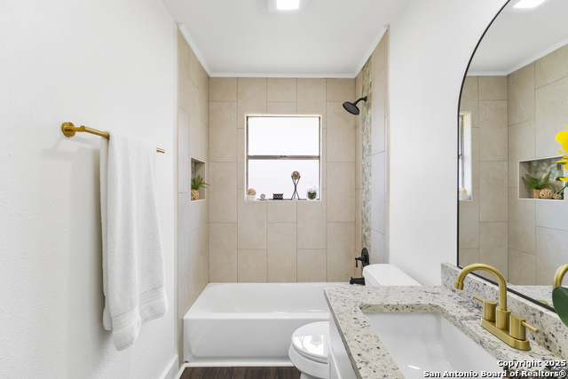 Listing photo id 18 for 5026 Lakewood
