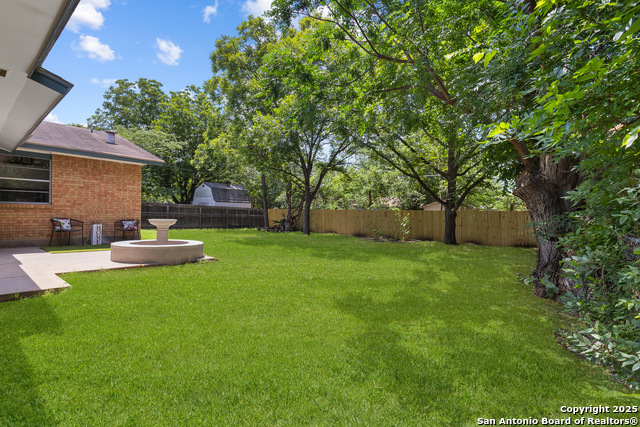 Listing photo id 25 for 5026 Lakewood