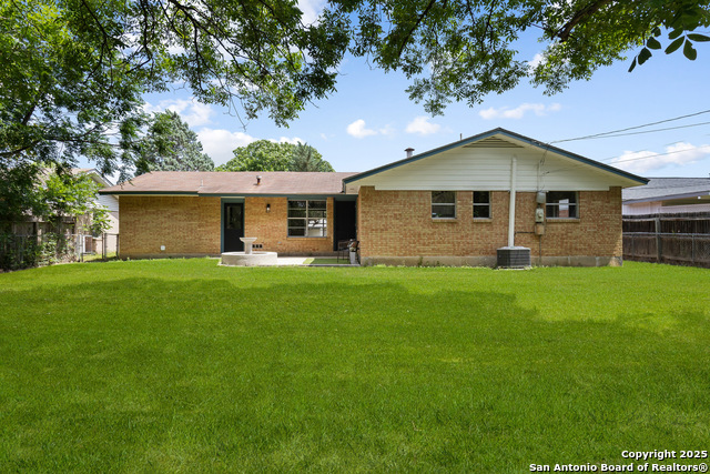 Listing photo id 27 for 5026 Lakewood